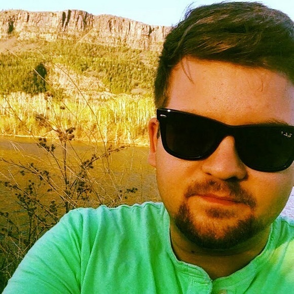 Meet your Posher, Dylan - Picture 1 of 1